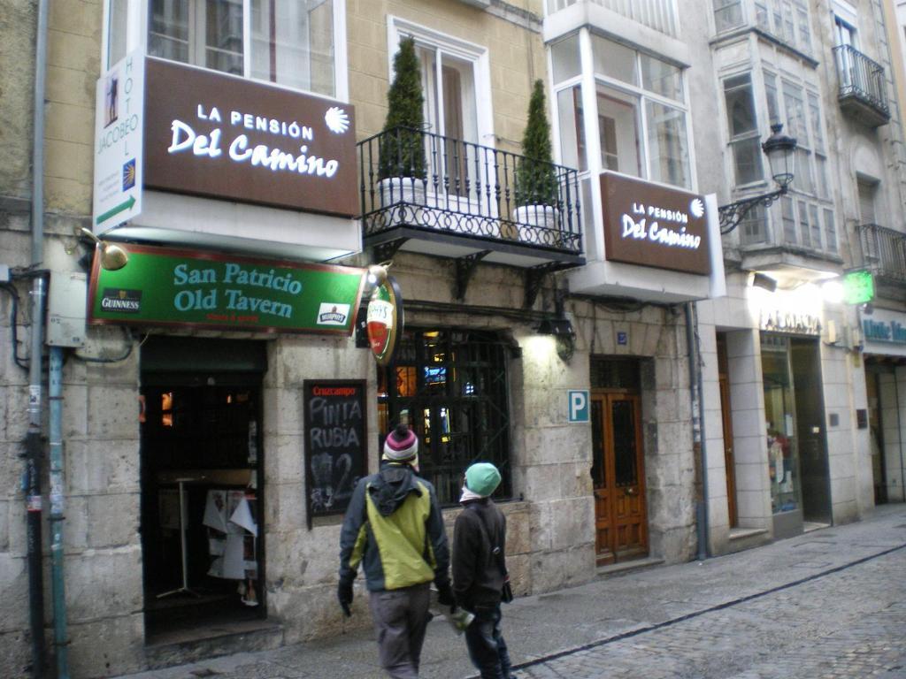 La Pension Del Camino Burgos Bagian luar foto